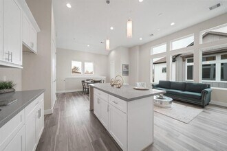 2504 W Tidwell Rd in Houston, TX - Building Photo - Building Photo