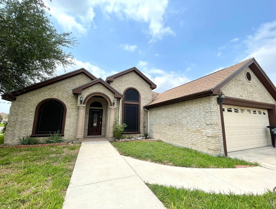 4901 La Vista St in McAllen, TX - Building Photo