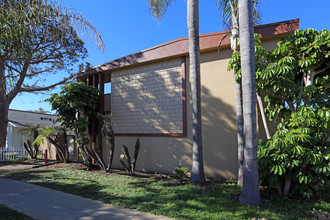 413 S Myers St in Oceanside, CA - Building Photo - Building Photo