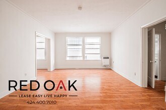 335 S Berendo St, Unit 207 in Los Angeles, CA - Foto de edificio - Building Photo