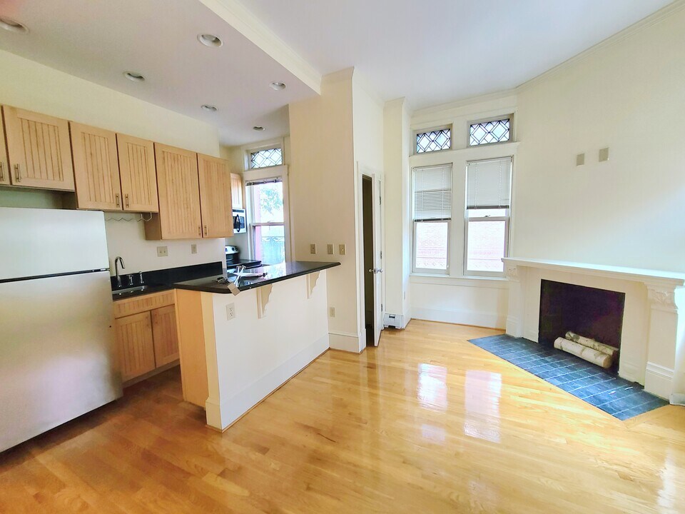 191 Commonwealth Ave, Unit 1 in Boston, MA - Building Photo