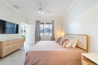 12301 Kernan Forest Blvd in Jacksonville, FL - Foto de edificio - Building Photo