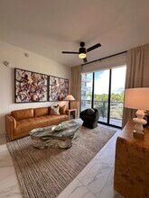 2315 NE 171st St, Unit B12 in North Miami Beach, FL - Building Photo - Building Photo