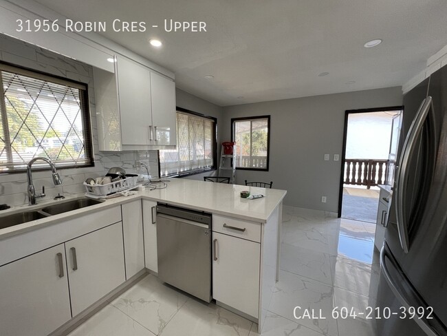 31956 Robin Crescent in Mission, BC - Building Photo - Building Photo