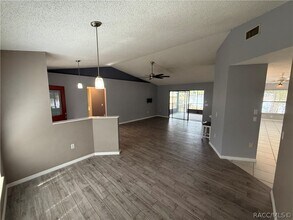 2235 W Springlake Dr in Dunnellon, FL - Building Photo - Building Photo