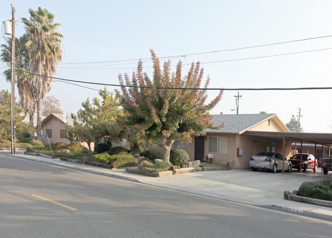 304 E Florinda St in Hanford, CA - Building Photo - Building Photo