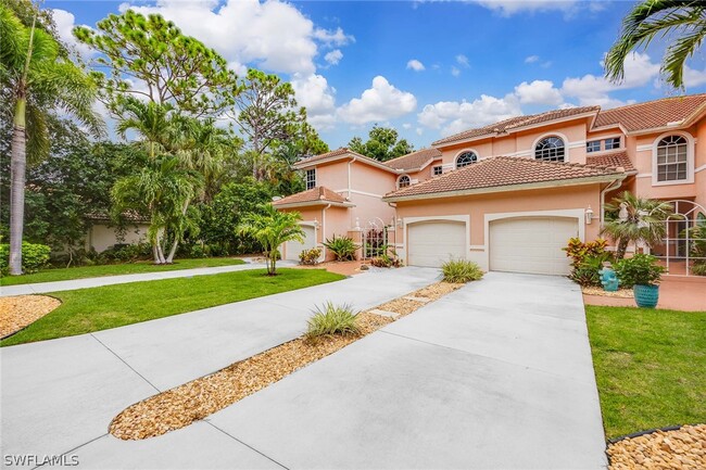 15260 Cedarwood Ln in Naples, FL - Foto de edificio - Building Photo