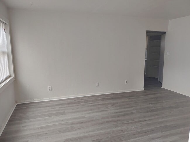 312 Dillon Dr in Virginia Beach, VA - Building Photo - Building Photo