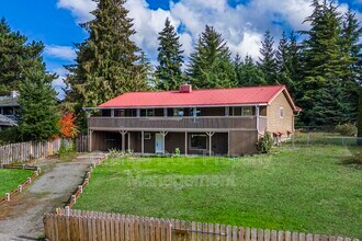 24305 102nd Ave Ct E in Graham, WA - Building Photo - Building Photo