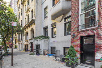 14 E 80th St in New York, NY - Building Photo - Building Photo