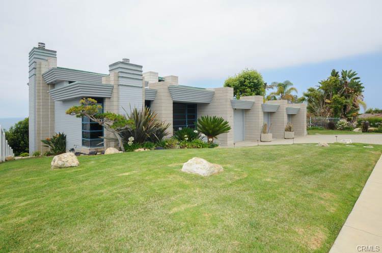 30003 Vía Victoria in Rancho Palos Verdes, CA - Building Photo