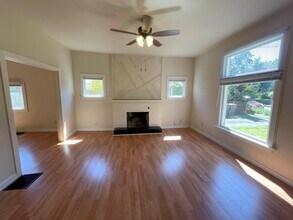 713-715-715 NE Jarrett St in Portland, OR - Building Photo - Building Photo