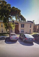4533 Treehouse Ln in Tamarac, FL - Building Photo - Building Photo