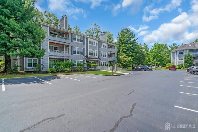 2212 Candlelight Ct in Helmetta, NJ - Building Photo - Building Photo