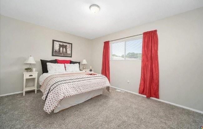 155 Delmar Ln in Newport News, VA - Building Photo - Building Photo