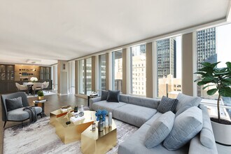 200 E Delaware Pl in Chicago, IL - Building Photo - Building Photo