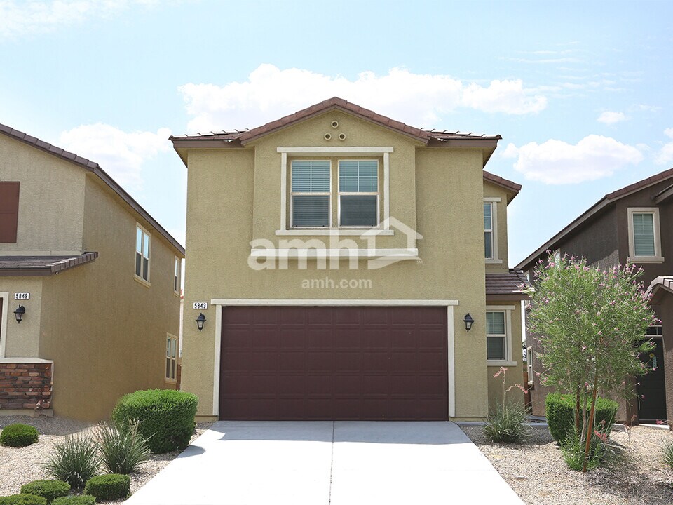 5843 Petronius St in Las Vegas, NV - Building Photo