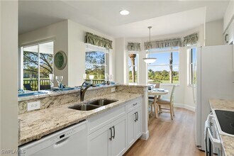 9450 Highland Woods Blvd in Bonita Springs, FL - Building Photo - Building Photo