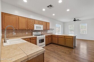 1531 Essex Way in Chino Valley, AZ - Building Photo - Building Photo