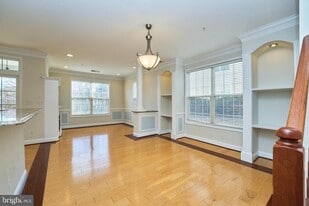 43865 Hickory Corner Terrace in Ashburn, VA - Building Photo