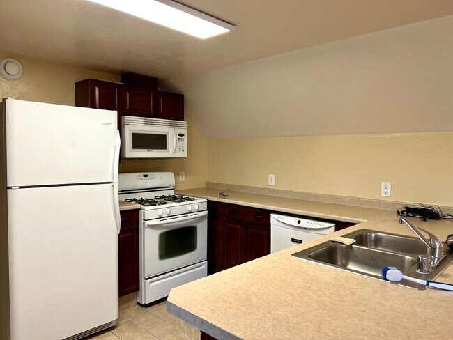 36777 St Theresa Rd, Unit Apartment in Soldotna, AK - Building Photo - Building Photo