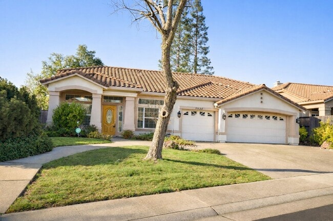 property at 2932 Cameron Dr