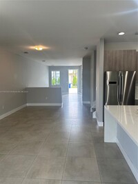 7130 NW 103rd Path in Doral, FL - Building Photo - Building Photo