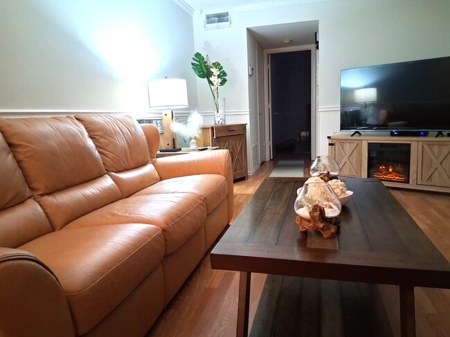 property at 7 Vista Gardens Trl