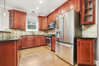 2430 W Iowa St in Chicago, IL - Building Photo - Building Photo