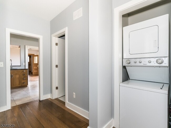 81 Main St in Newton, NJ - Building Photo - Building Photo