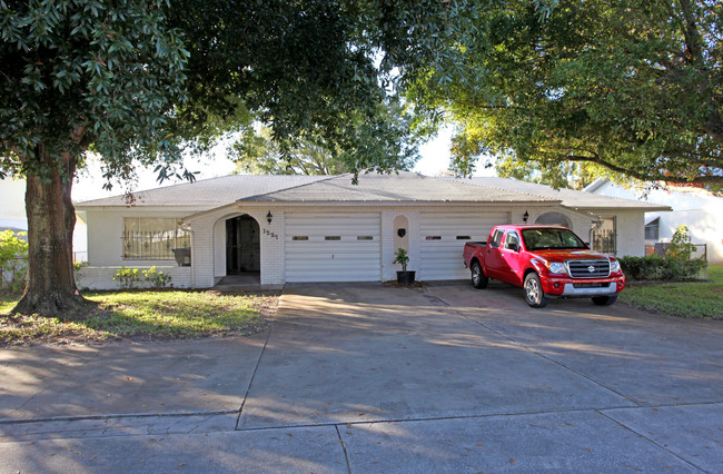 1227 Harrison St in Titusville, FL - Foto de edificio - Building Photo