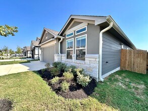 321 Stellar Wind Dr in Georgetown, TX - Building Photo - Building Photo