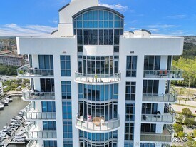 17301 Biscayne Blvd in North Miami Beach, FL - Building Photo