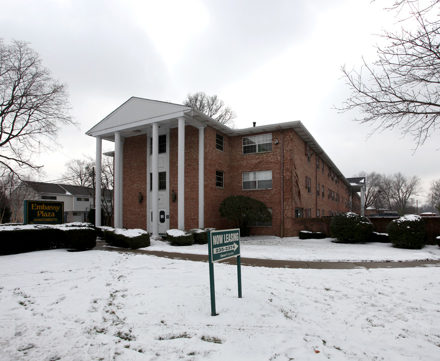 520 - EMBASSY PLAZA in Columbus, OH - Building Photo