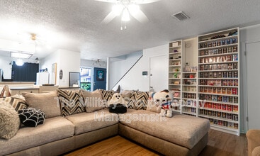 4814 Kingsmeadow Ln in Jacksonville, FL - Building Photo - Building Photo