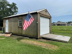 129 Bertie St in Napoleonville, LA - Foto de edificio - Building Photo