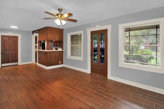 110 Pamellia Dr in Bellaire, TX - Building Photo - Building Photo