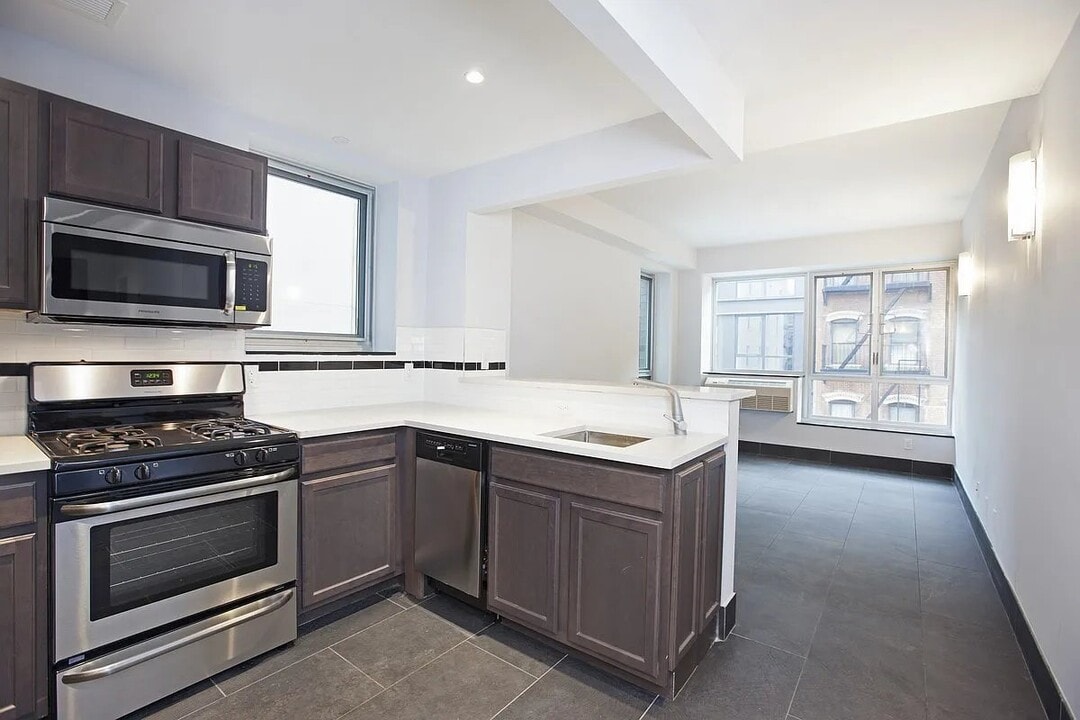 164 Attorney St in New York, NY - Building Photo