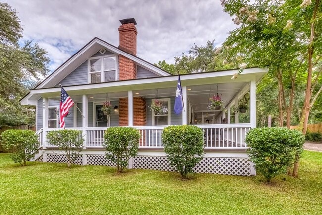 property at 408 Woodland Shores Rd