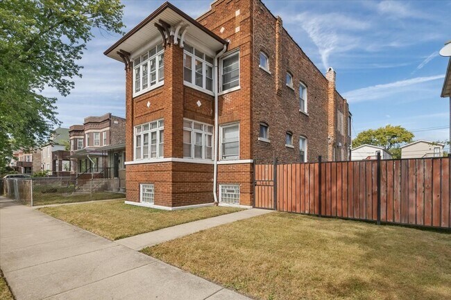 1448 E 72nd Pl in Chicago, IL - Foto de edificio - Building Photo