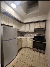 92-35 53rd Ave, Unit 4 in Queens, NY - Foto de edificio - Building Photo