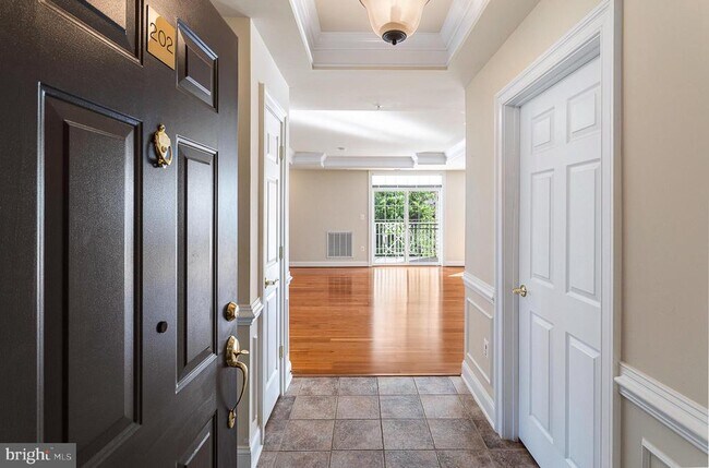 315 King Farm Blvd-Unit -202 in Rockville, MD - Building Photo - Building Photo