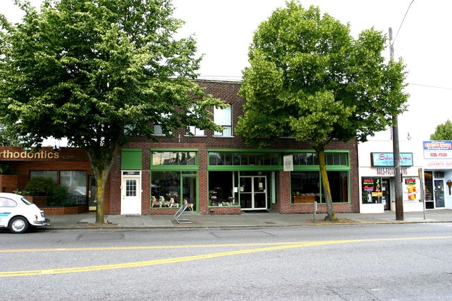 2611 California Ave SW