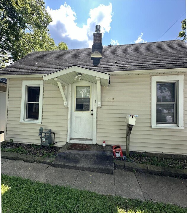 115 8th Ave in Eau Claire, WI - Building Photo