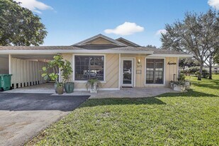 3673 W Forge Rd in Davie, FL - Building Photo