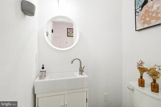 1013 S 25th St in Philadelphia, PA - Building Photo - Building Photo