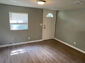 13566 Lyle Rd in Jacksonville, FL - Building Photo - Building Photo