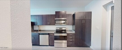 6025 W Thomas Rd in Phoenix, AZ - Building Photo - Building Photo