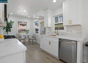 4024 39th St in Sacramento, CA - Foto de edificio - Building Photo