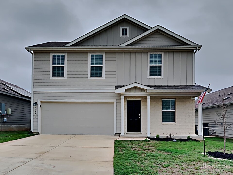 2439 Pechora Pipit in New Braunfels, TX - Building Photo